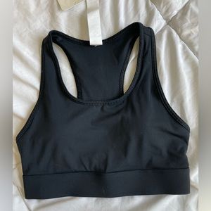 NWT Fabletics sports bra with shoulder blade cell pocket